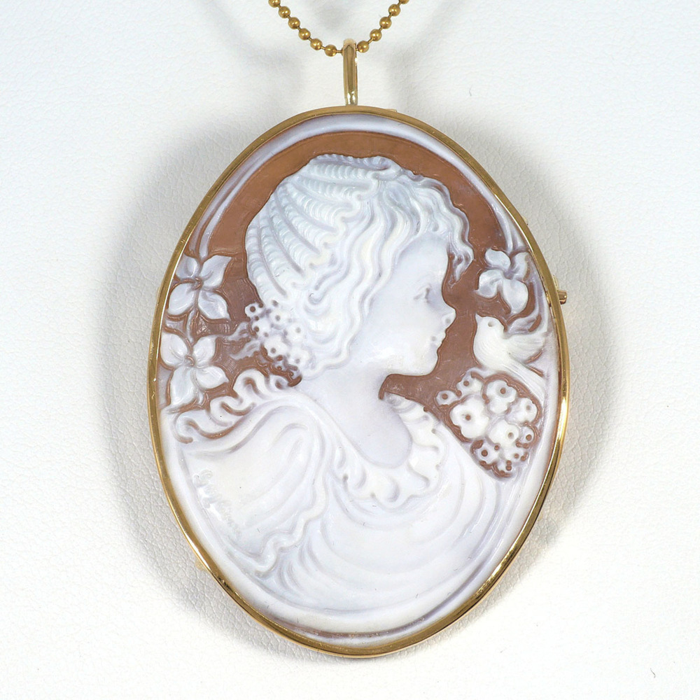18K (18-karat) Yellow Gold Necklace with Shell Cameo Card, Total Weight 13.8g...